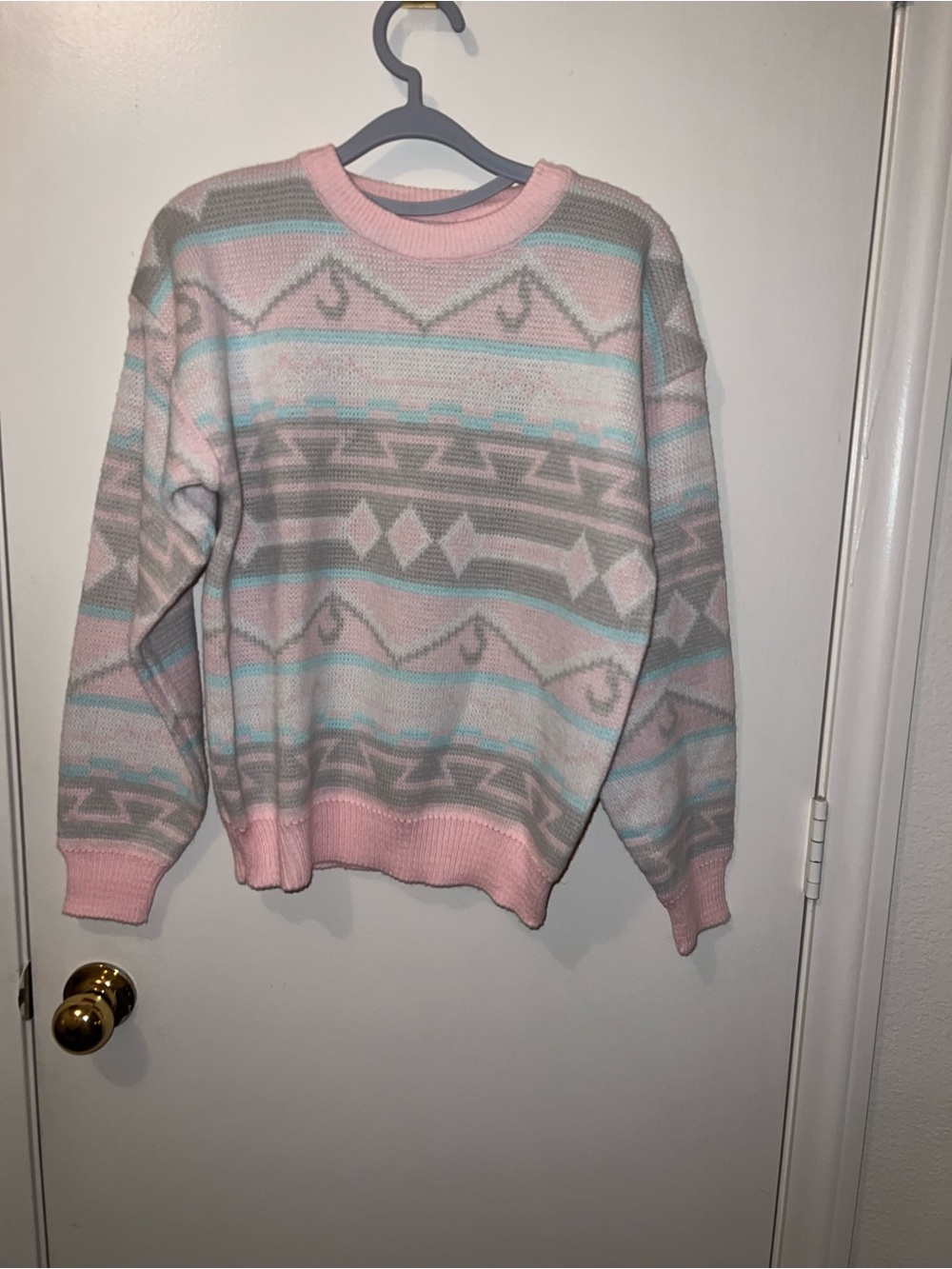 Vintage Pastel Geometric Crew Neck Sweater in Pink, Gray & Blue
